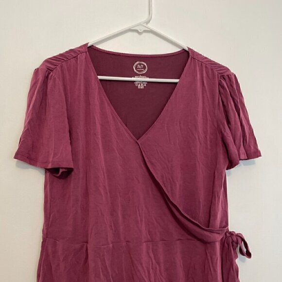 MAURICES 24/7 Wrap Front Top Berry Mauve Pink ish Surplice Short Sleeve Peplum L - Picture 3 of 12